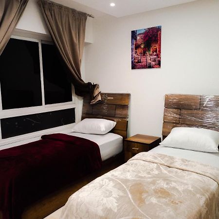 Amazing Appartement Au Centre Ville En Face Hilton & Gare Train De Tgv De Tanger Buitenkant foto