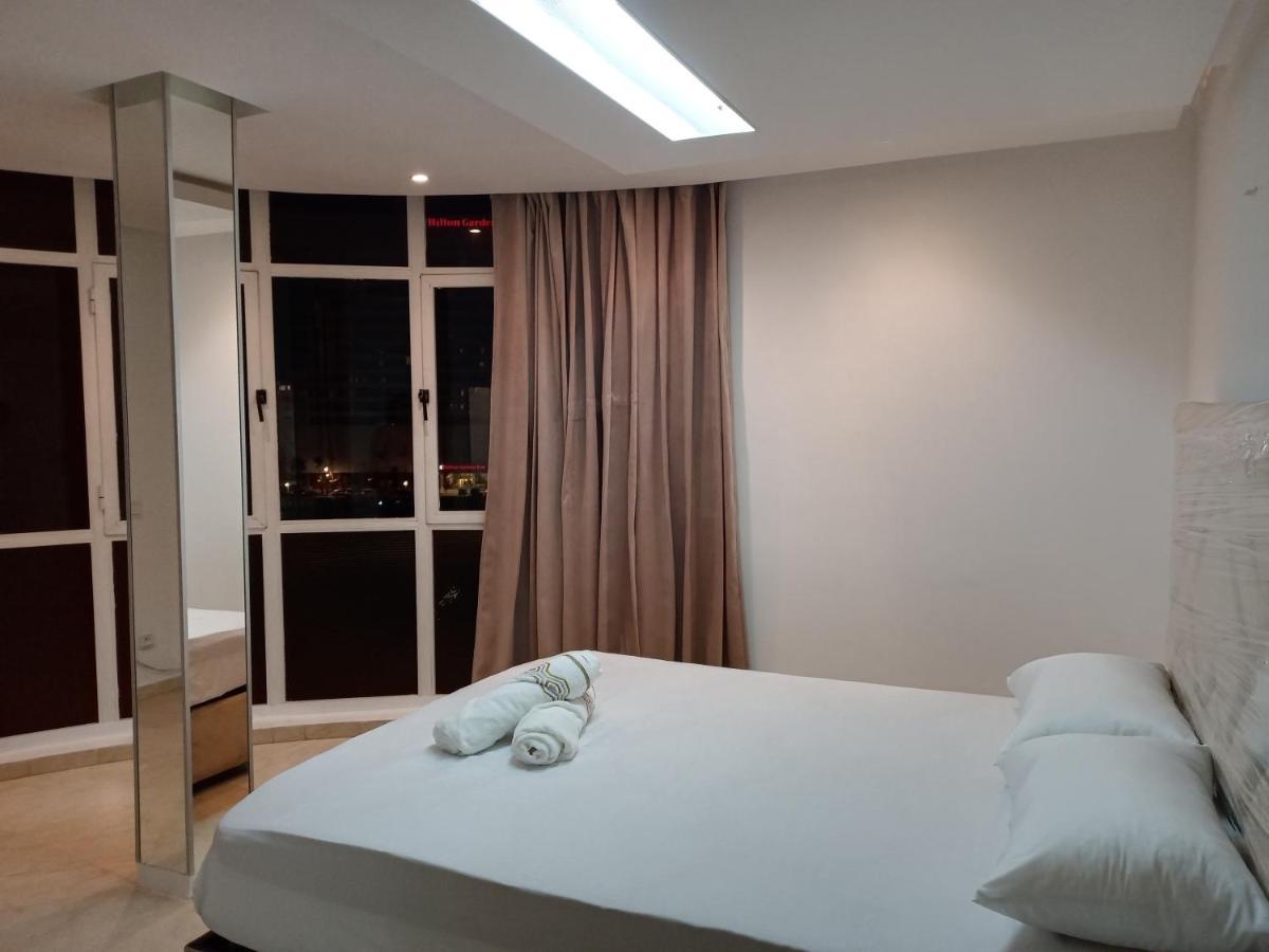 Amazing Appartement Au Centre Ville En Face Hilton & Gare Train De Tgv De Tanger Buitenkant foto