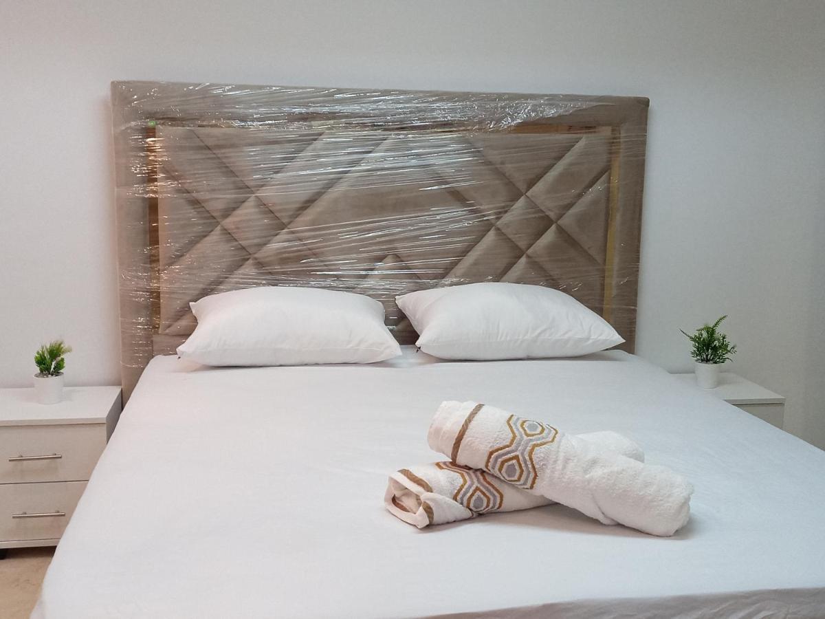 Amazing Appartement Au Centre Ville En Face Hilton & Gare Train De Tgv De Tanger Buitenkant foto