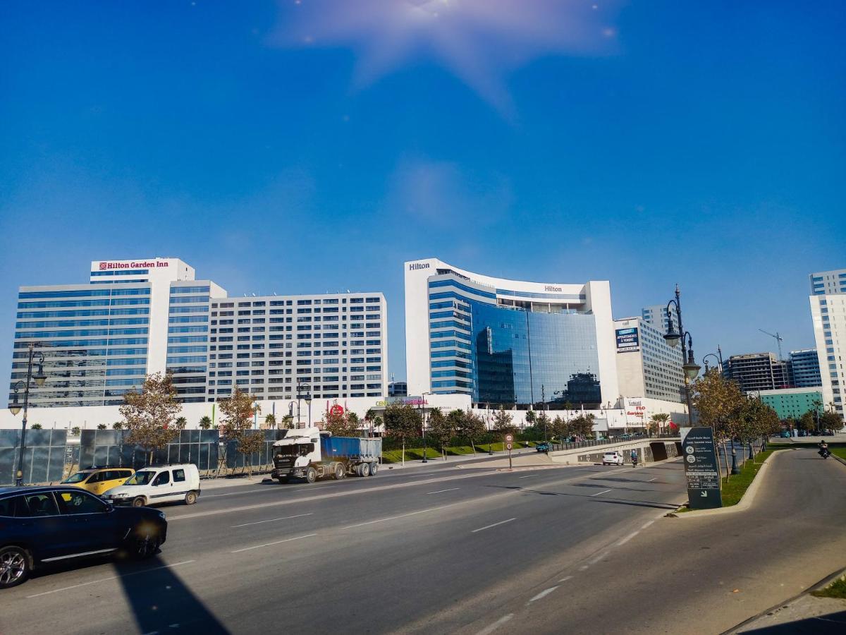 Amazing Appartement Au Centre Ville En Face Hilton & Gare Train De Tgv De Tanger Buitenkant foto